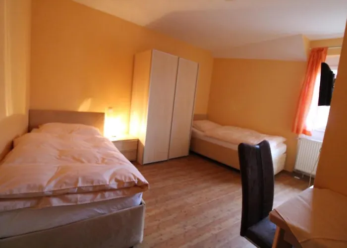 Deutsches Haus Casa de hóspedes Schifferstadt